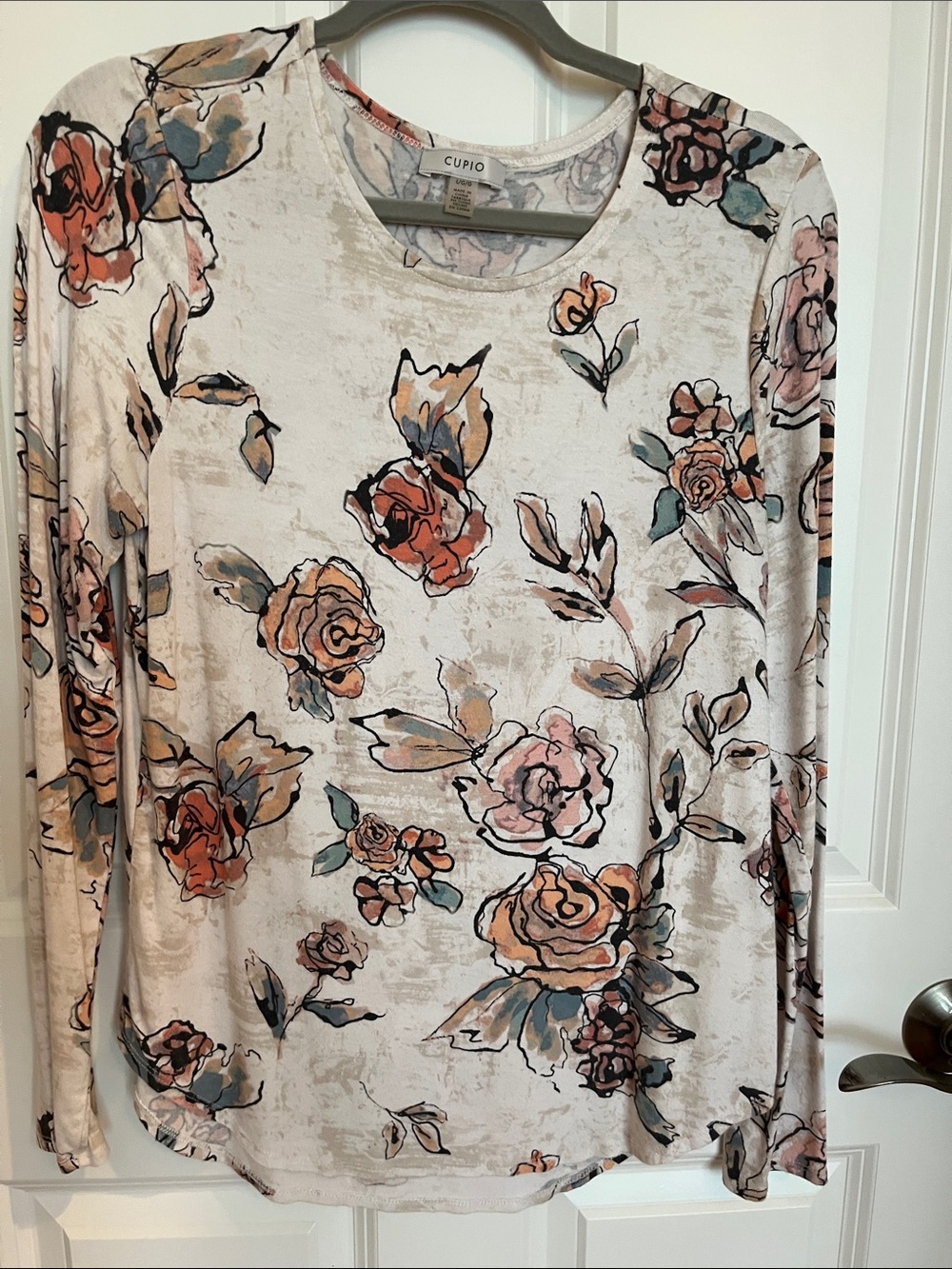 Comfy, long sleeve tee